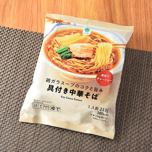 ファミリーマート 鶏ガラスープのコクと旨み具付き中華そば