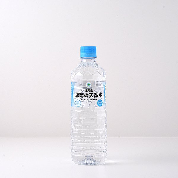 ファミリーマート 新潟県津南の天然水 600ml