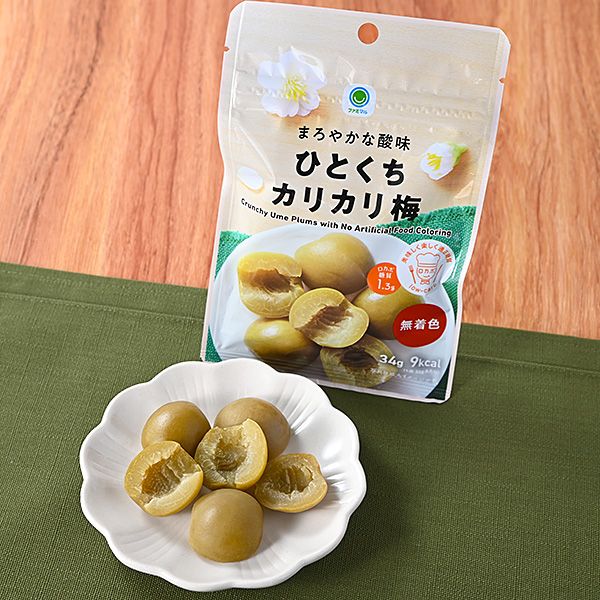 ファミリーマート まろやかな酸味ひとくちカリカリ梅 2023年3月7日