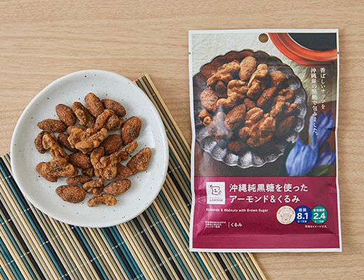 ローソン 沖縄純黒糖を使ったアーモンド&くるみ 2025年6月7日